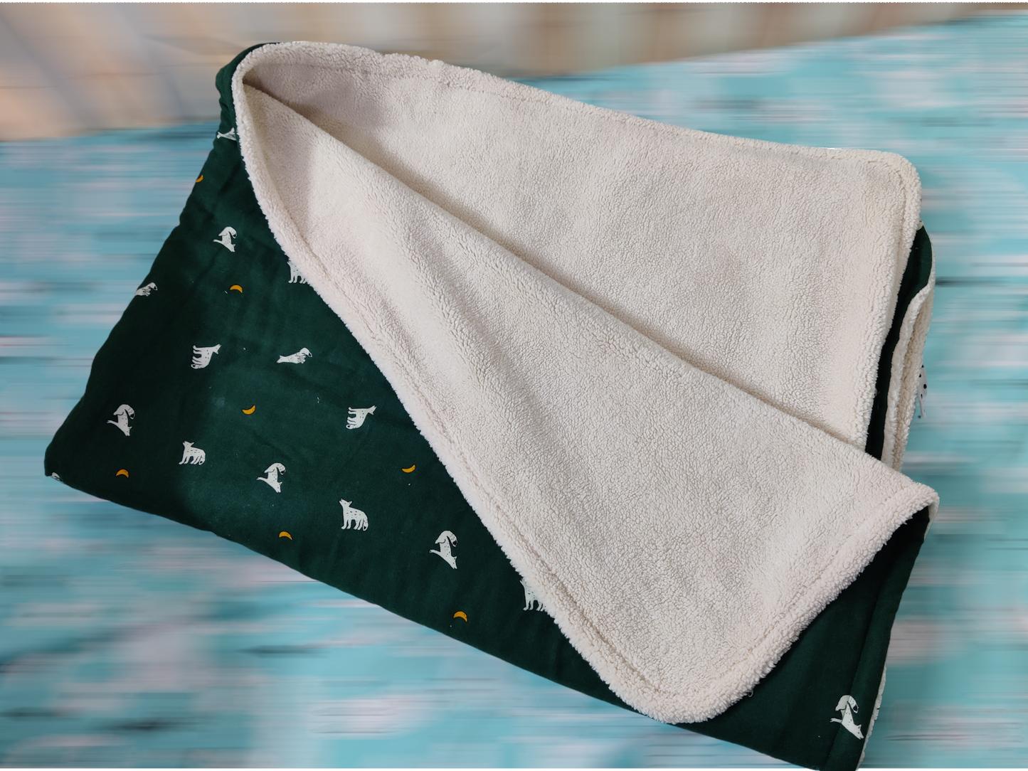 Cotton Flannel and Sherpa Fur Toddler Blanket for Toddlers – Howling Wolf