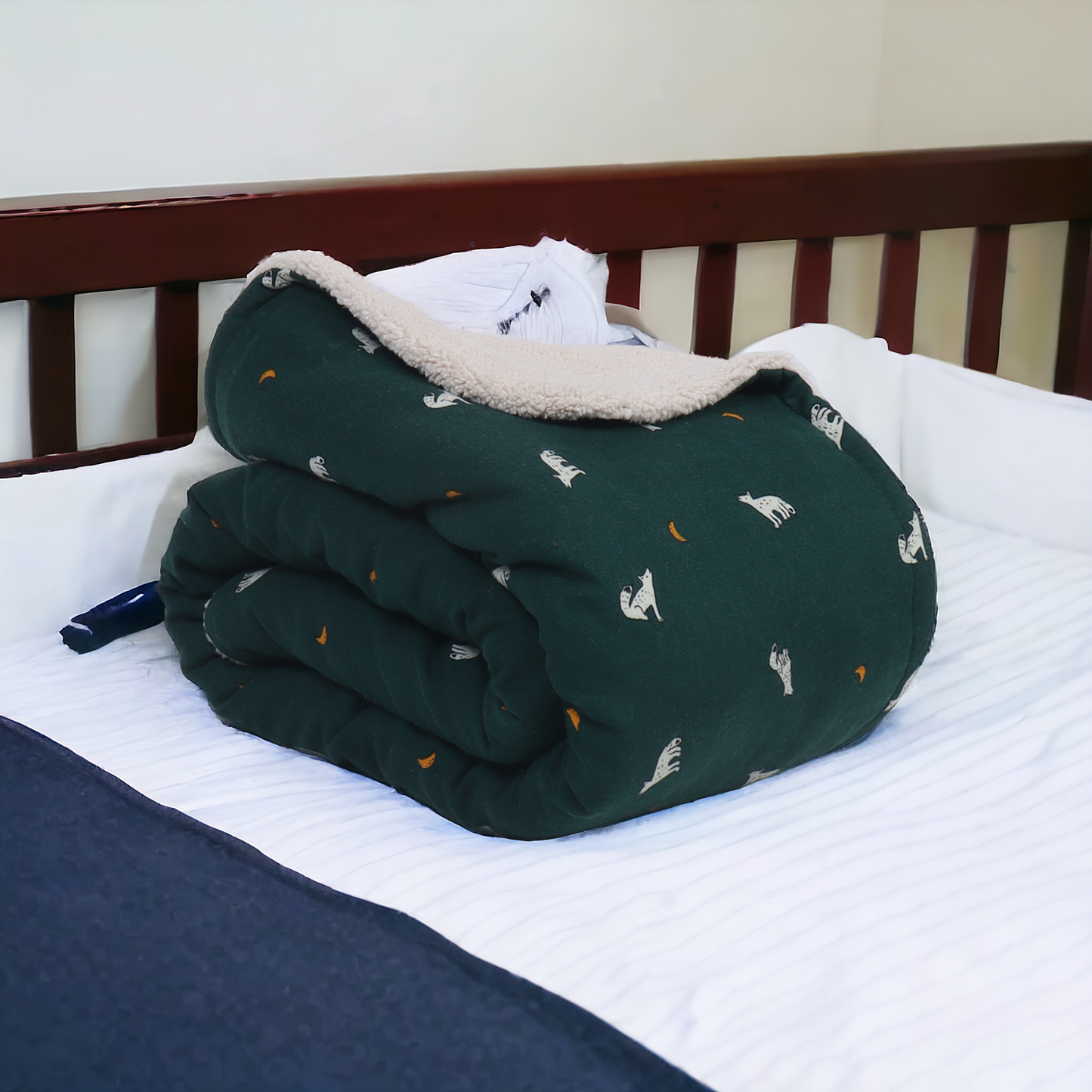 Cotton Flannel and Sherpa Fur Toddler Blanket for Toddlers – Howling Wolf